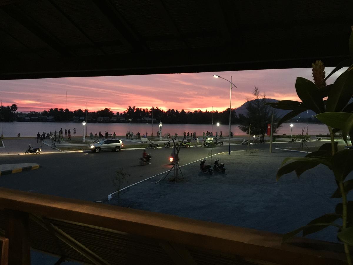 Makk Hotel Kampot Ngoại thất bức ảnh